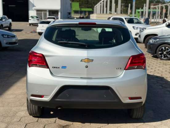 CHEVROLET-ONIX-1.4 MPFI LTZ 8V FLEX 4P AUTOMÁTICO CHEVROLET-ONIX-2017