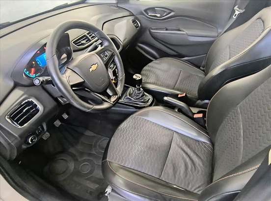 CHEVROLET-ONIX-2017