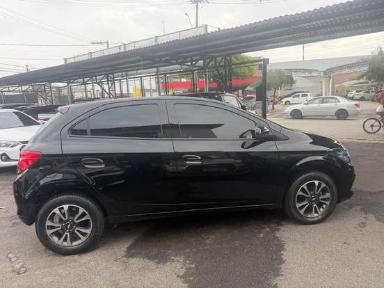 CHEVROLET-ONIX-2015