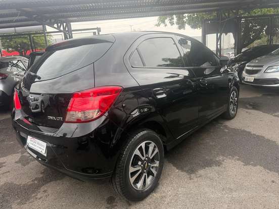 CHEVROLET-ONIX-1.4 MPFI LTZ 8V FLEX 4P MANUAL CHEVROLET-ONIX-2015