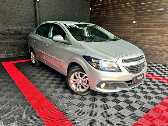 CHEVROLET-PRISMA-2013