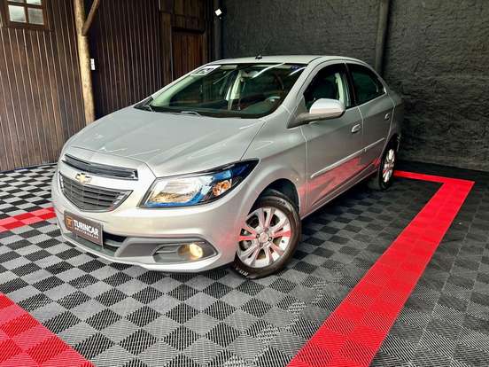 CHEVROLET-PRISMA-2013