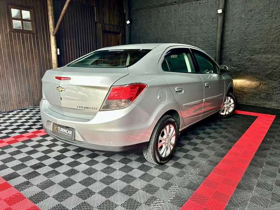 CHEVROLET-PRISMA-2013