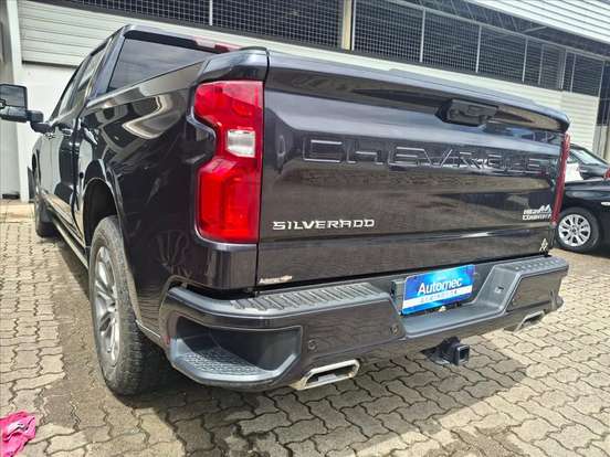 CHEVROLET-SILVERADO-5.3 V8 GASOLINA 1500 HIGH COUNTRY 4X4 AUTOMÁTICO CHEVROLET-SILVERADO-2023