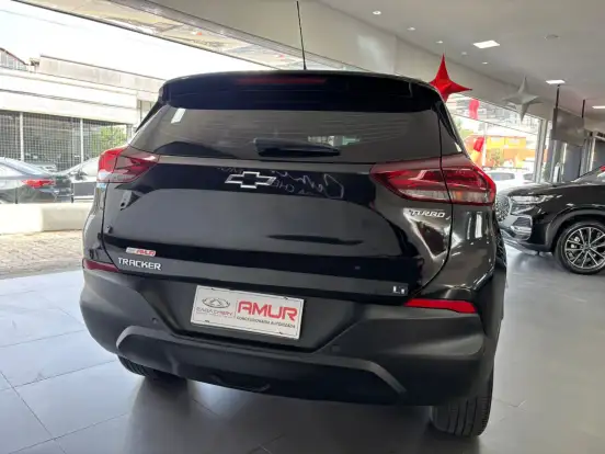 CHEVROLET-TRACKER-2023