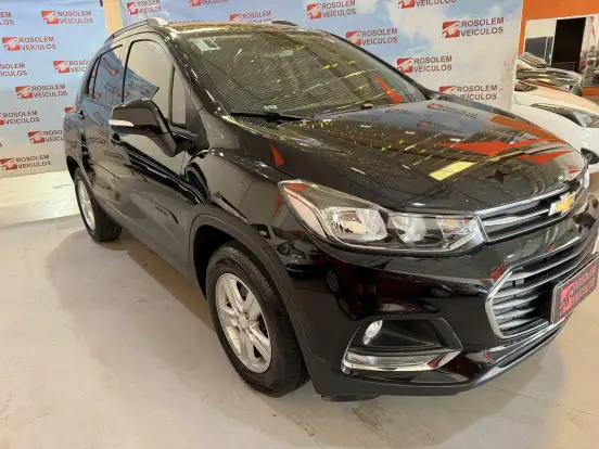 CHEVROLET-TRACKER-2017