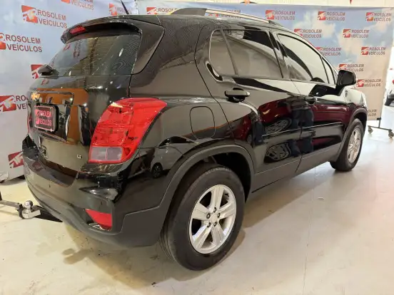 CHEVROLET-TRACKER-2017