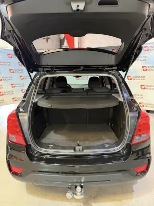 CHEVROLET-TRACKER-2017