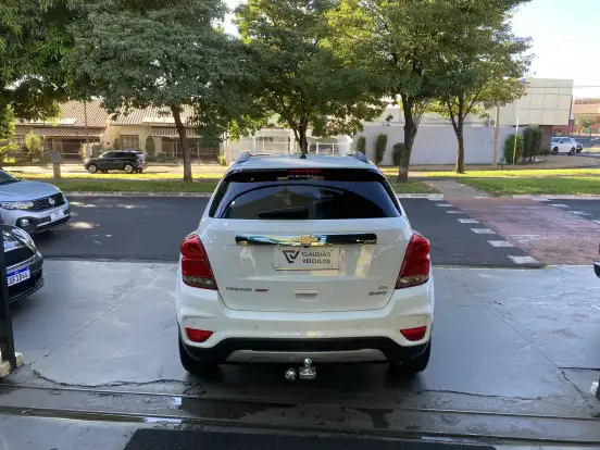 CHEVROLET-TRACKER-2016