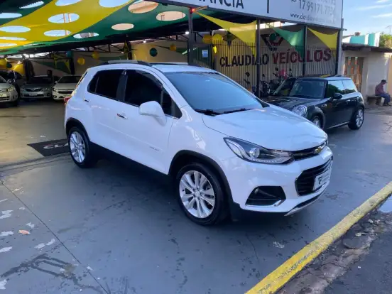 CHEVROLET-TRACKER-2017