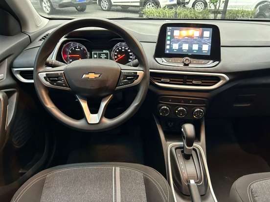 CHEVROLET-TRACKER-2023