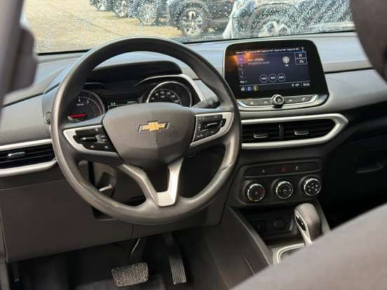 CHEVROLET-TRACKER-2023