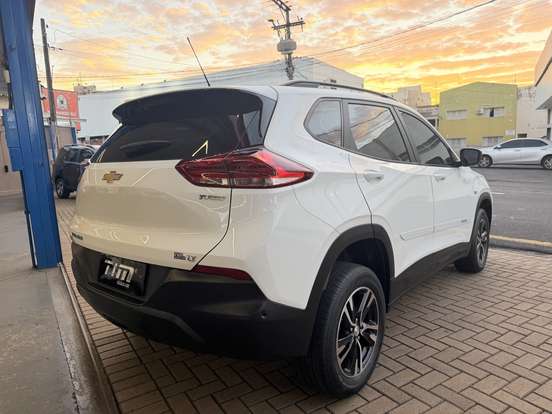 CHEVROLET-TRACKER-2021