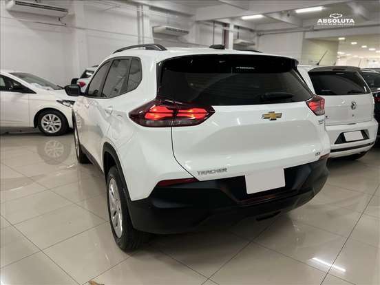 CHEVROLET-TRACKER-2023