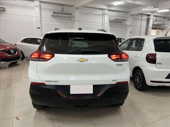 CHEVROLET-TRACKER-2023