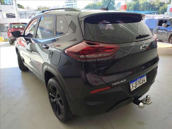 CHEVROLET-TRACKER-2023