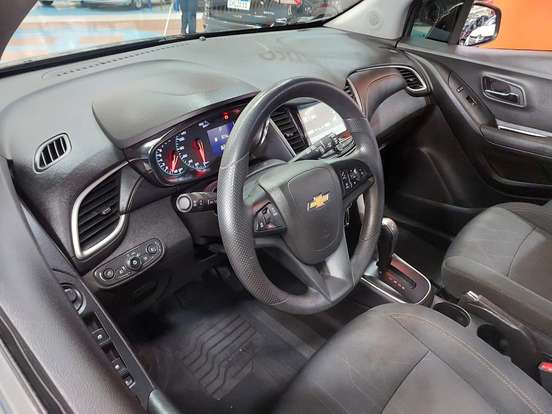 CHEVROLET-TRACKER-2019