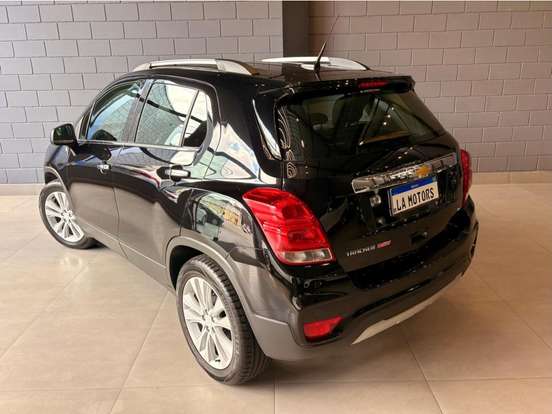 CHEVROLET-TRACKER-2017