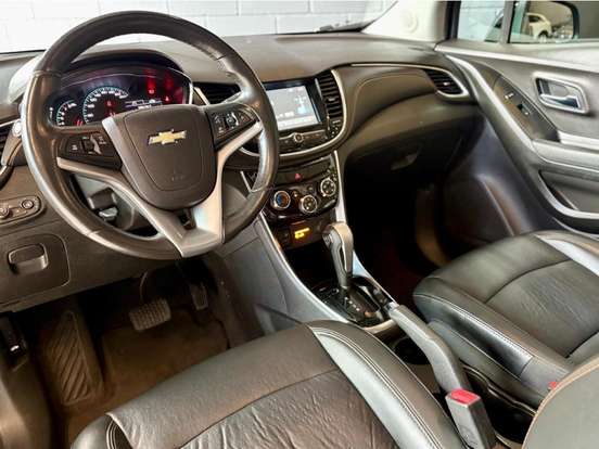 CHEVROLET-TRACKER-2017