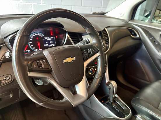 CHEVROLET-TRACKER-2017