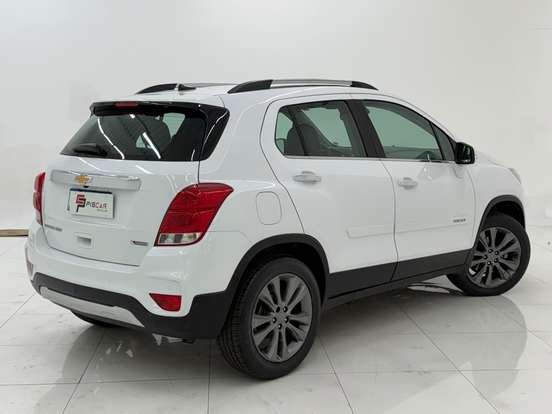 CHEVROLET-TRACKER-2017