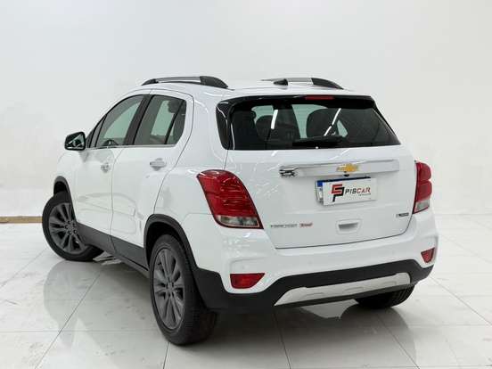 CHEVROLET-TRACKER-2017