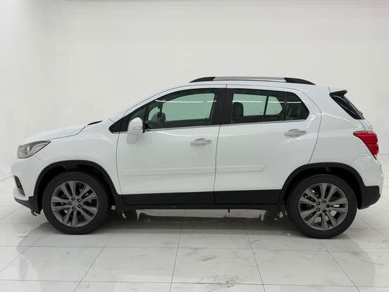 CHEVROLET-TRACKER-2017