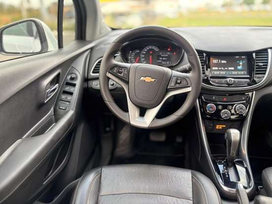 CHEVROLET-TRACKER-2017
