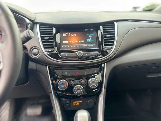 CHEVROLET-TRACKER-2017