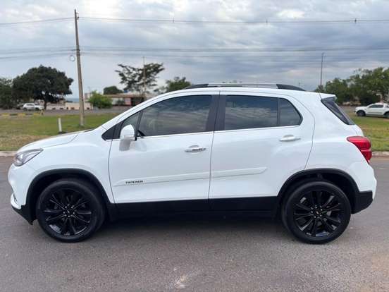 CHEVROLET-TRACKER-2017
