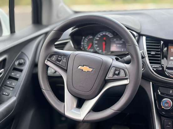 CHEVROLET-TRACKER-2017