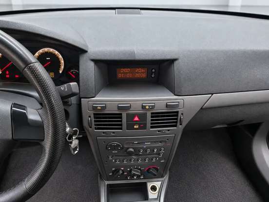 CHEVROLET-VECTRA-2.0 MPFI GT HATCH 8V FLEX 4P MANUAL CHEVROLET-VECTRA-2009