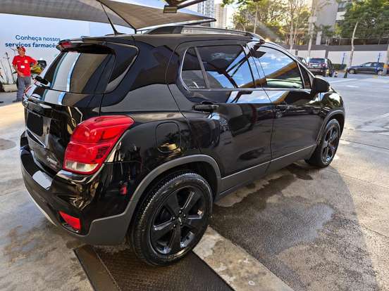 CHEVROLET-TRACKER-2018