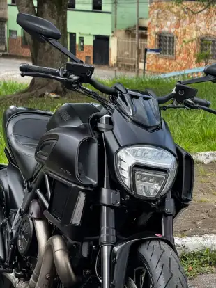 DUCATI-DIAVEL DARK-2016