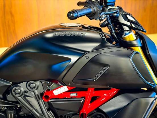 DUCATI-DIAVEL 1260 S-2021