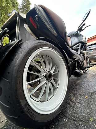 DUCATI-DIAVEL DARK-2015