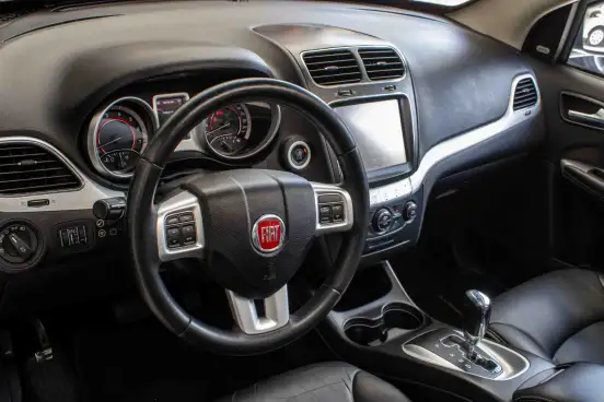 FIAT-FREEMONT-2.4 PRECISION 16V GASOLINA 4P AUTOMÁTICO FIAT-FREEMONT-2012