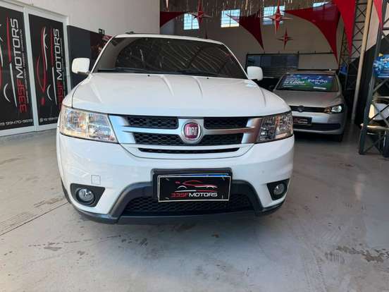 FIAT-FREEMONT-2015