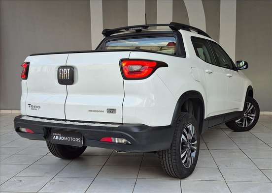 FIAT-TORO-2023