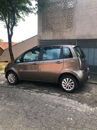 FIAT-IDEA-1.6 MPI ESSENCE 16V FLEX 4P AUTOMATIZADO FIAT-IDEA-2013