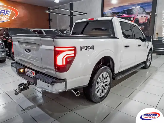 FORD-F-150-5.0 V8 GASOLINA CD LARIAT FX4 AUTOMÁTICO FORD-F-150-2024
