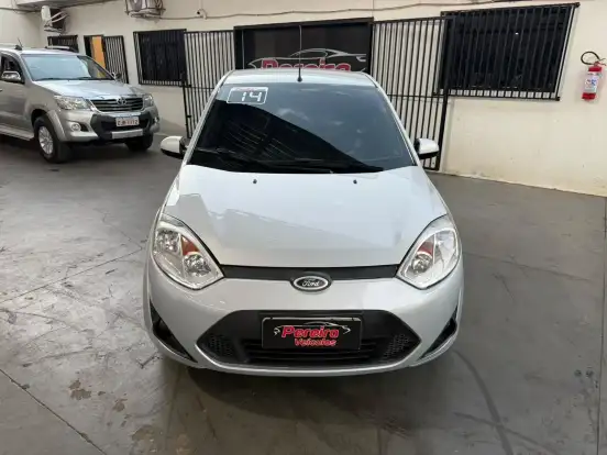 FORD-FIESTA-2014