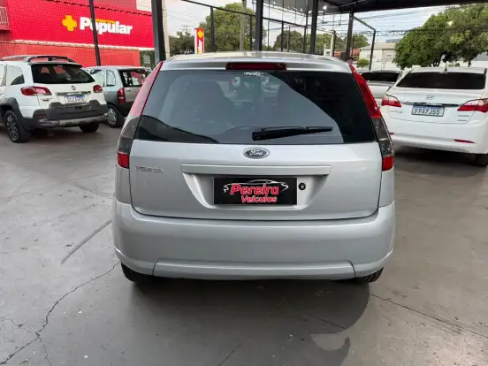 FORD-FIESTA-1.0 ROCAM SE PLUS HATCH 8V FLEX 4P MANUAL FORD-FIESTA-2014