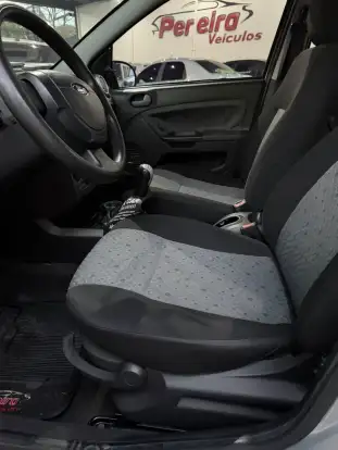 FORD-FIESTA-2014