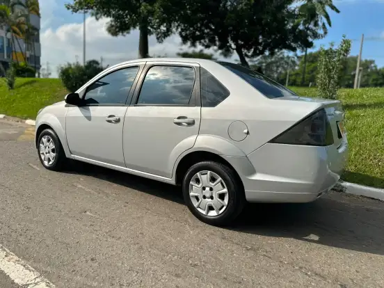 FORD-FIESTA-2014