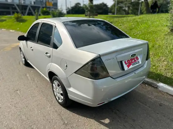 FORD-FIESTA-2014