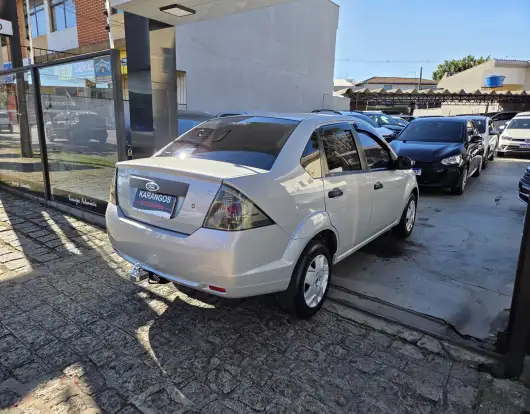 FORD-FIESTA-2011