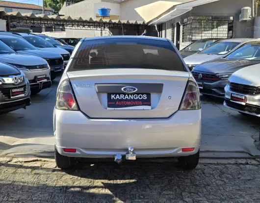 FORD-FIESTA-2011