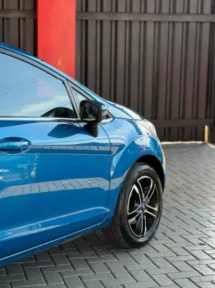 FORD-FIESTA-2012