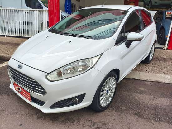 FORD-FIESTA-2015